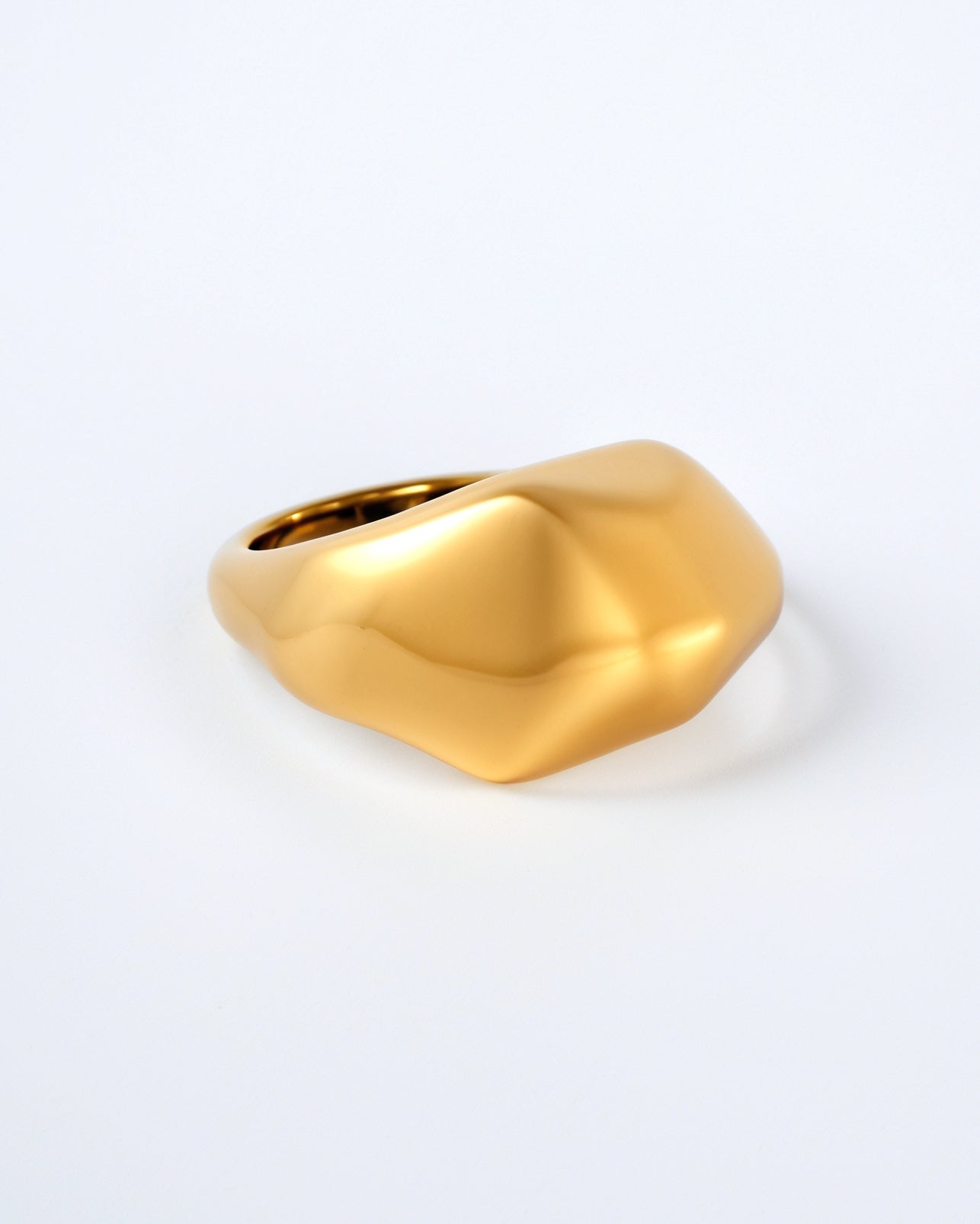 Inaya ring