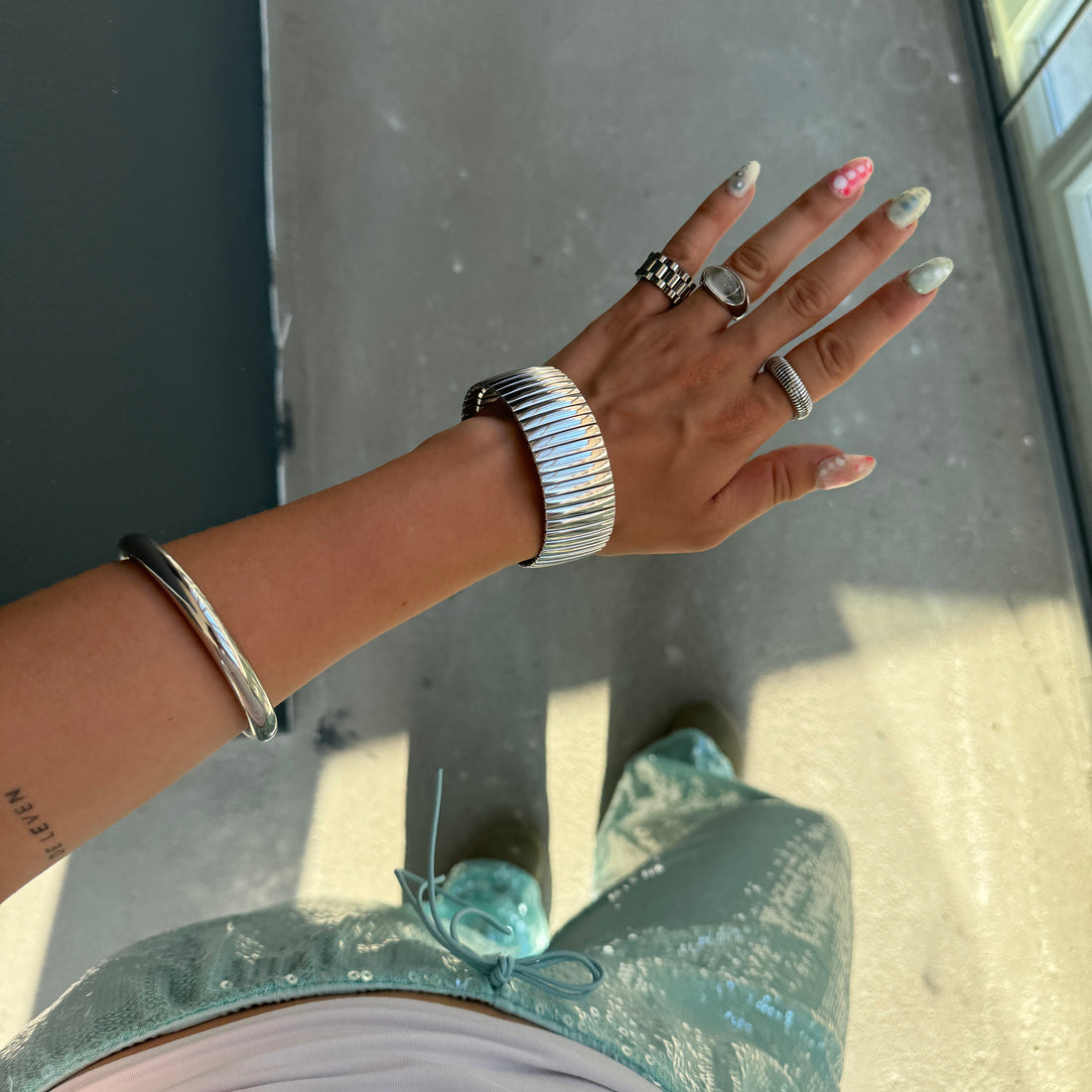 What Jewelry to Wear in 2024: Embracing New Trends and Timeless Styles - Opulaire