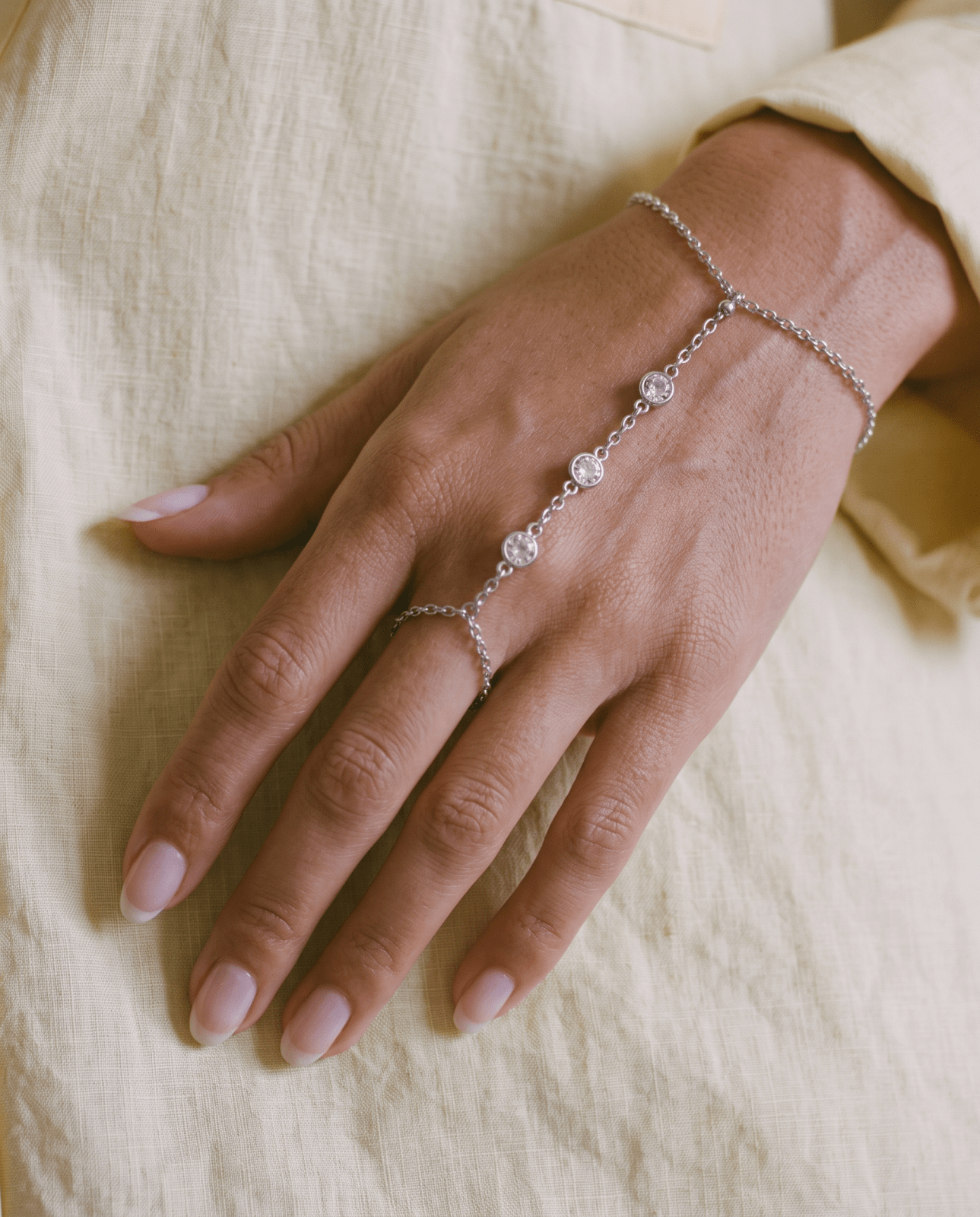 Anne hand chain - Opulaire - WATERPROOF jewelry - 