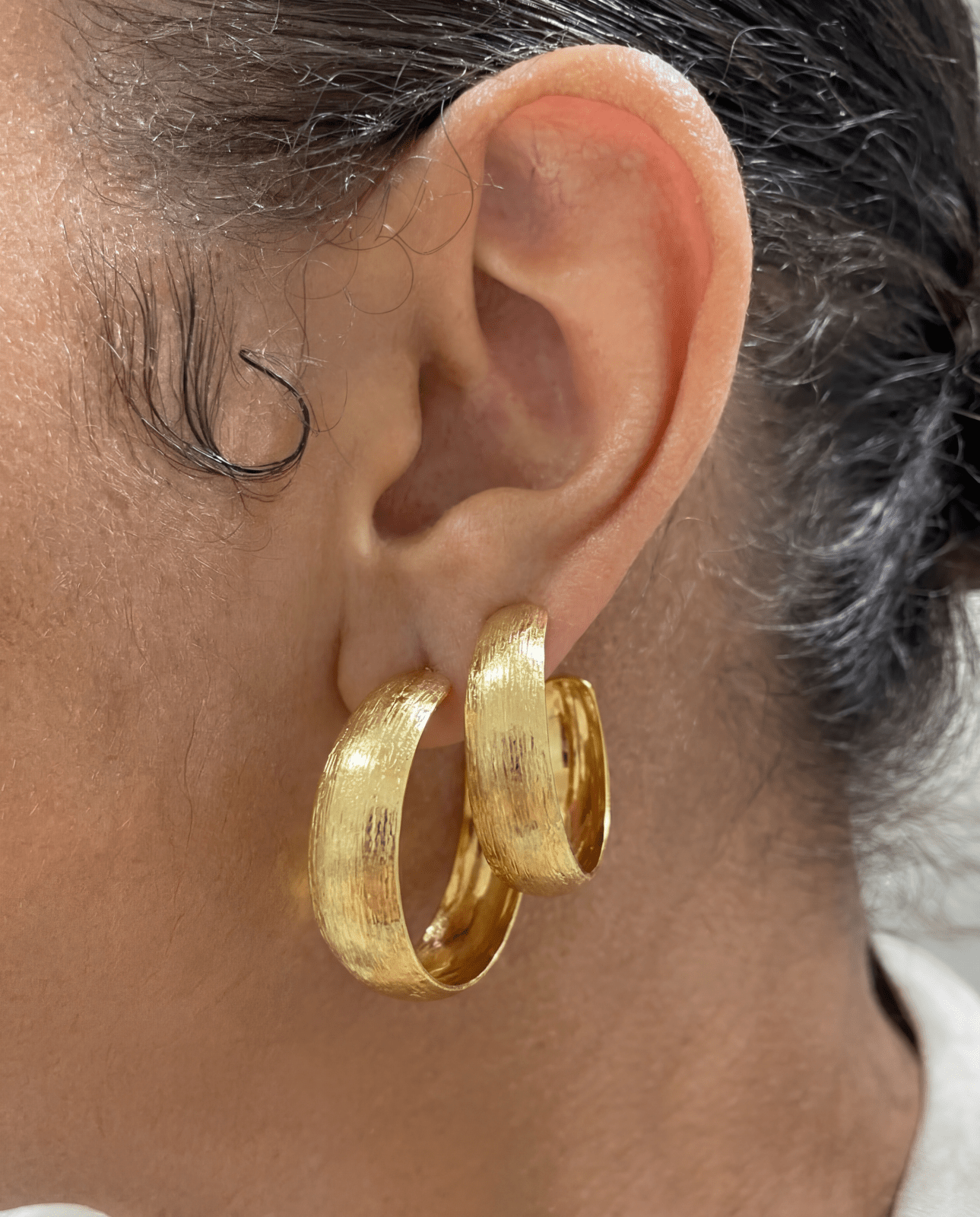 Carved hoop earrings - Opulaire - WATERPROOF jewelry - 