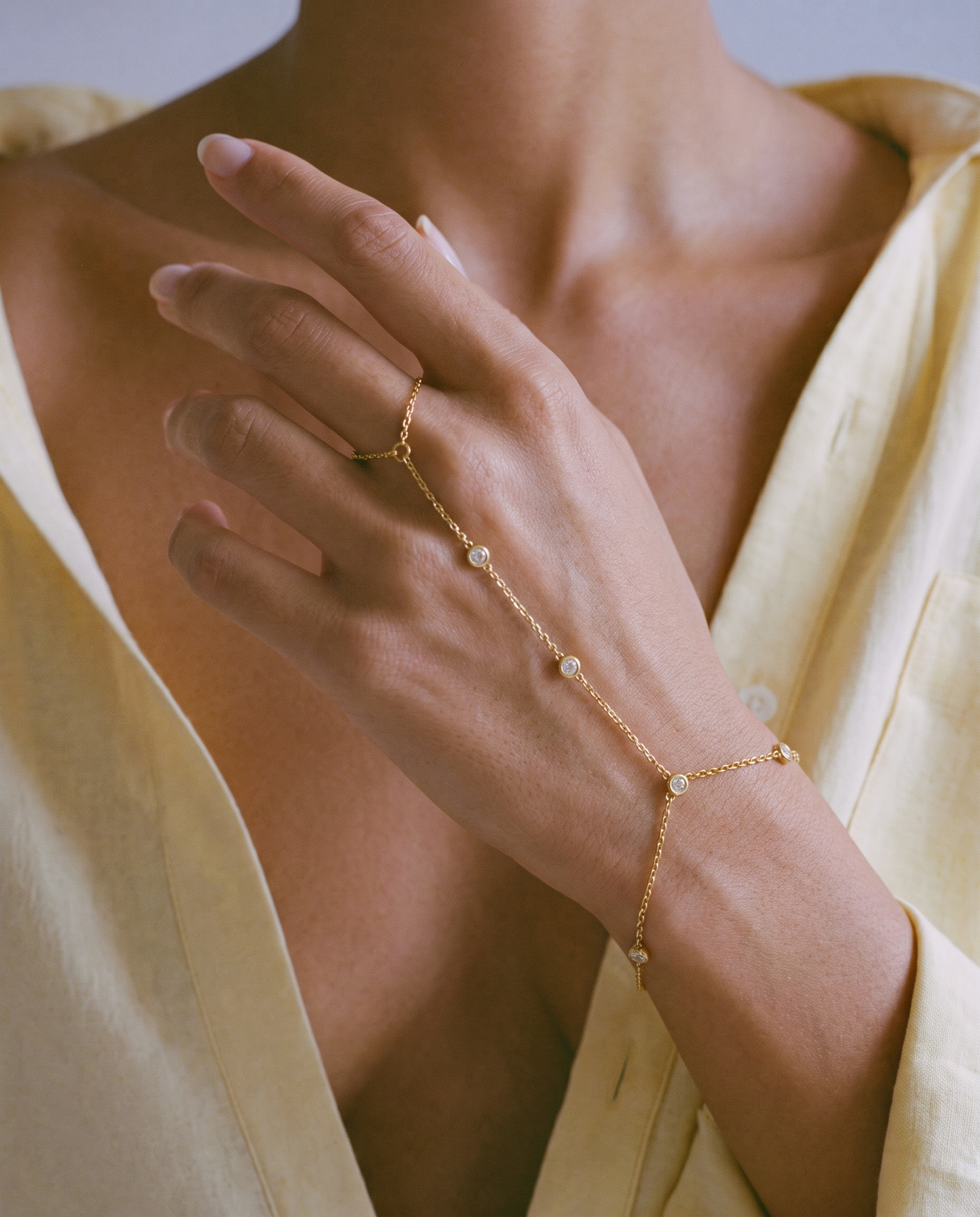 Yael hand chain
